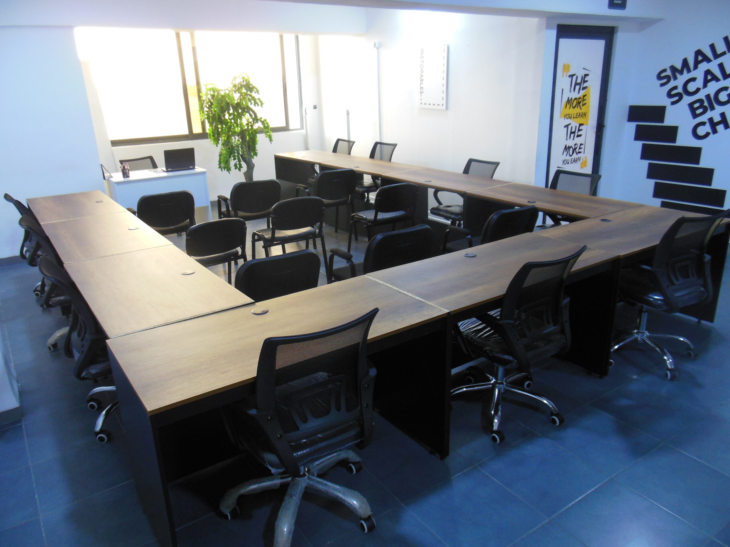 Bureau Birkhadem Fadaa - Postes de travail ergonomiques